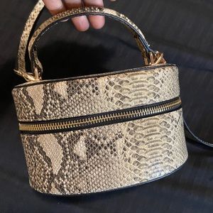 Mango bucket bag